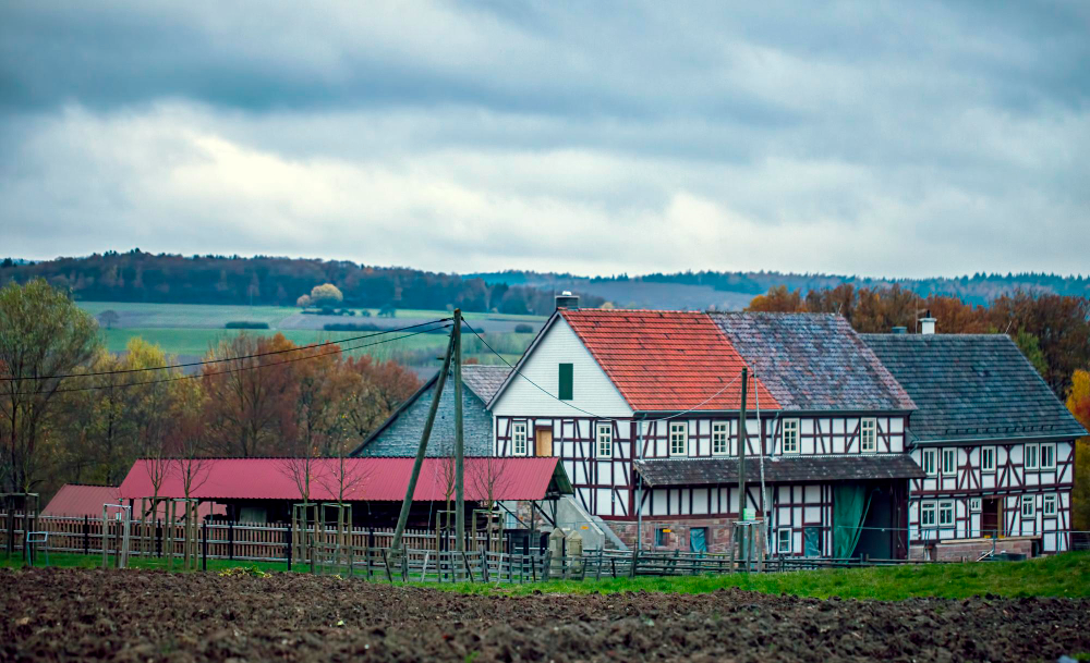 Glasfaser Baden-Württemberg: Trassenbau, Mikrorohr, Einblasen, Spleißtechnik & OTDR – präzise, dokumentiert und zukunftssicher gebaut.